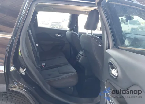 2015 Jeep Cherokee Latitude z USA, uszkodzony, nr VIN 1C4PJMCS1FW559577